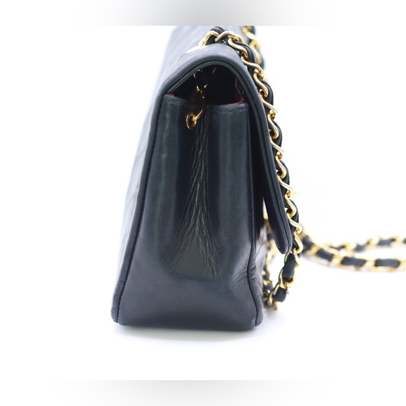 CHANEL Vintage Diana Flap Bag Quilted Lambskin Small Black 1989-1990 - Picture 6 of 15